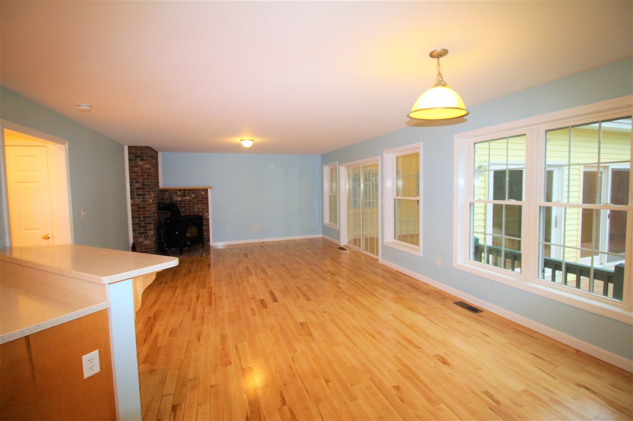 37 Naticook Road Merrimack, NH 03054 - Photo 5 of 18
