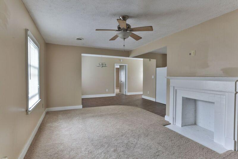 405 Elizabeth Avenue Rockingham, NC 28379 - Photo 2 of 27 1