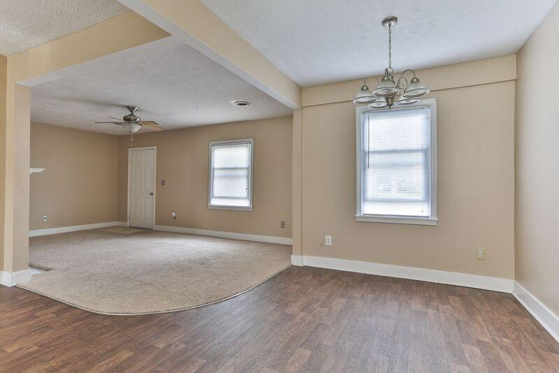 405 Elizabeth Avenue Rockingham, NC 28379 - Photo 7 of 27 9