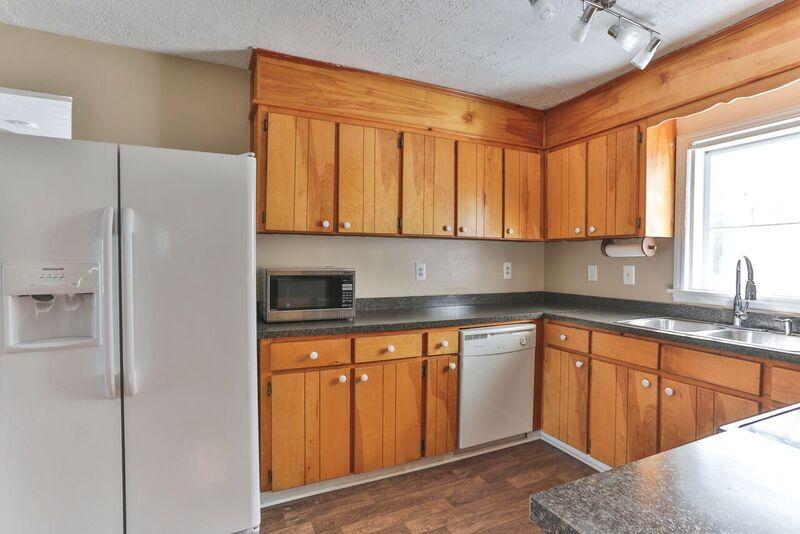 405 Elizabeth Avenue Rockingham, NC 28379 - Photo 8 of 27 10