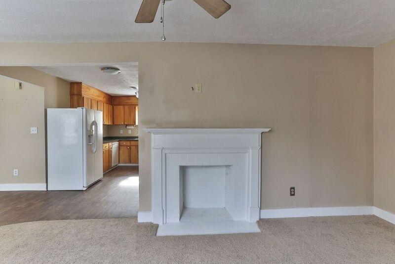 405 Elizabeth Avenue Rockingham, NC 28379 - Photo 10 of 27 12