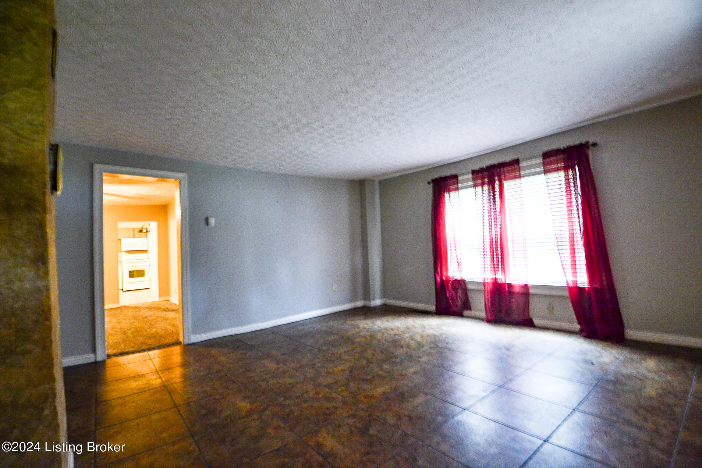 13300 East Orell Road Louisville, KY 40272 - Photo 17 of 36 DSC_0423