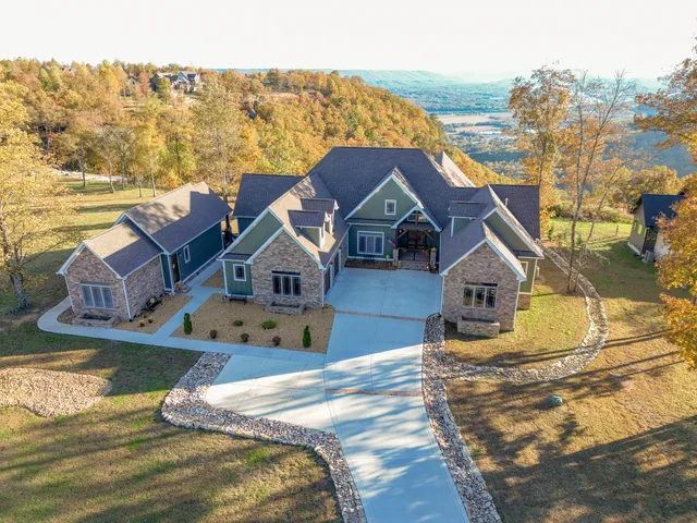 $1,790,000 | 750 River Bluffs Drive, Jasper, TN 37347