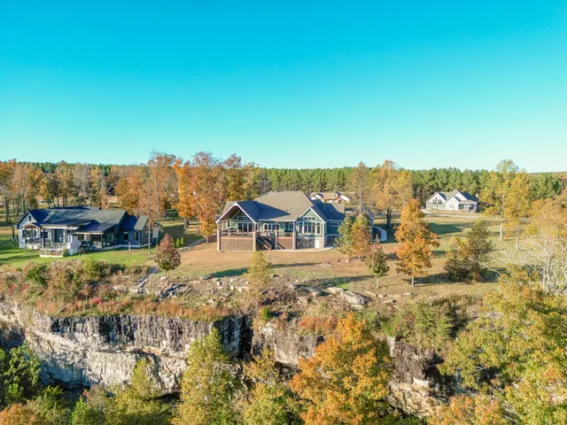 $1,790,000 | 750 River Bluffs Drive, Jasper, TN 37347