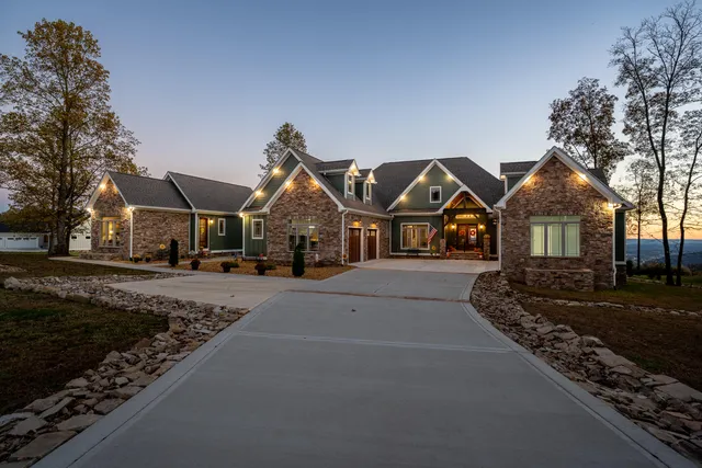 $1,790,000 | 750 River Bluffs Drive, Jasper, TN 37347
