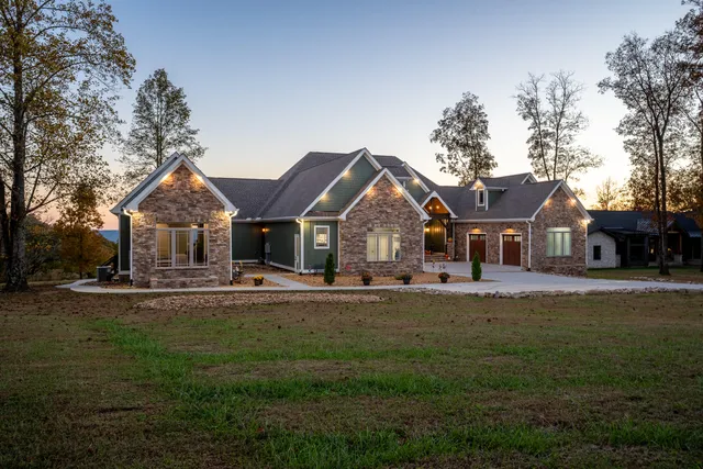 $1,790,000 | 750 River Bluffs Drive, Jasper, TN 37347