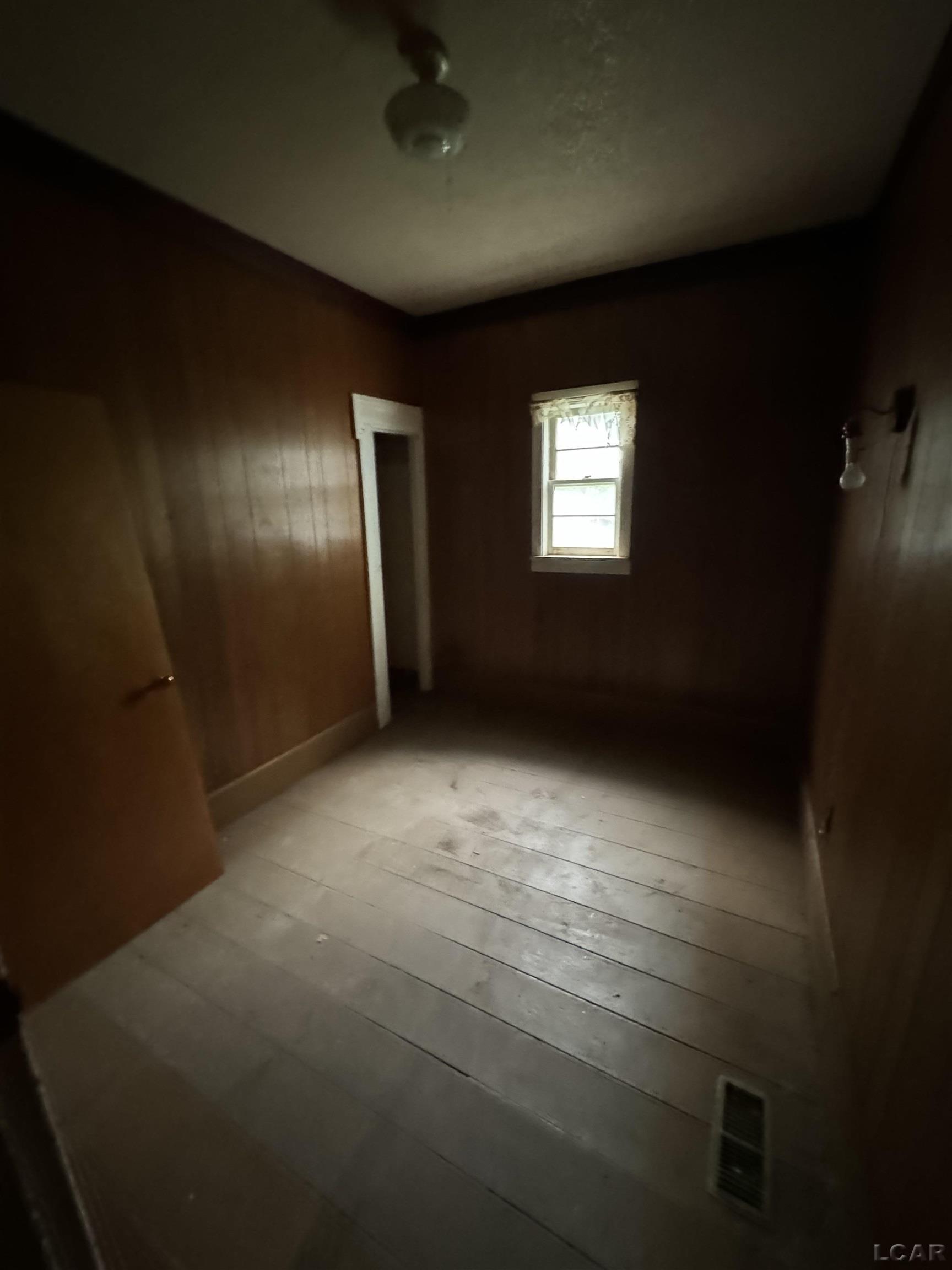 2677 Sutton Road Adrian, MI 49221 - Photo 17 of 30 50145128-658d26d8-ab17-435e-81bd-706cbcb36f05.JPG