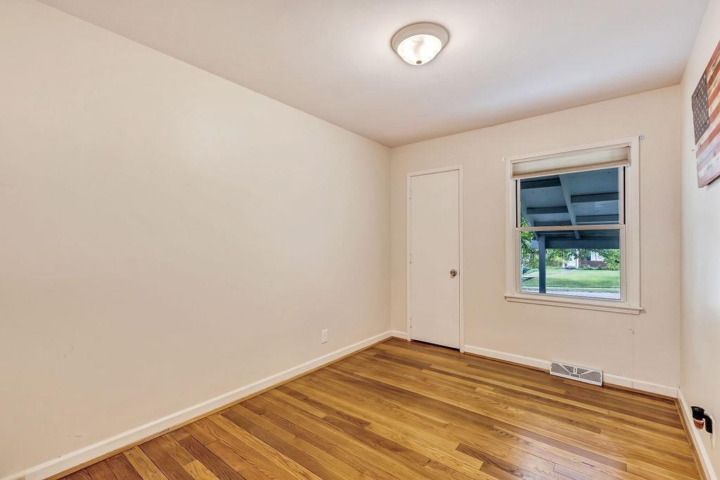 3432 Ebenezer Road Cincinnati, OH 45248 - Photo 19 of 41
