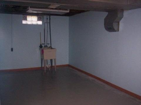 20578 Meridian Road Grosse Ile, MI 48138 - Photo 3 of 8 627682-2.JPG