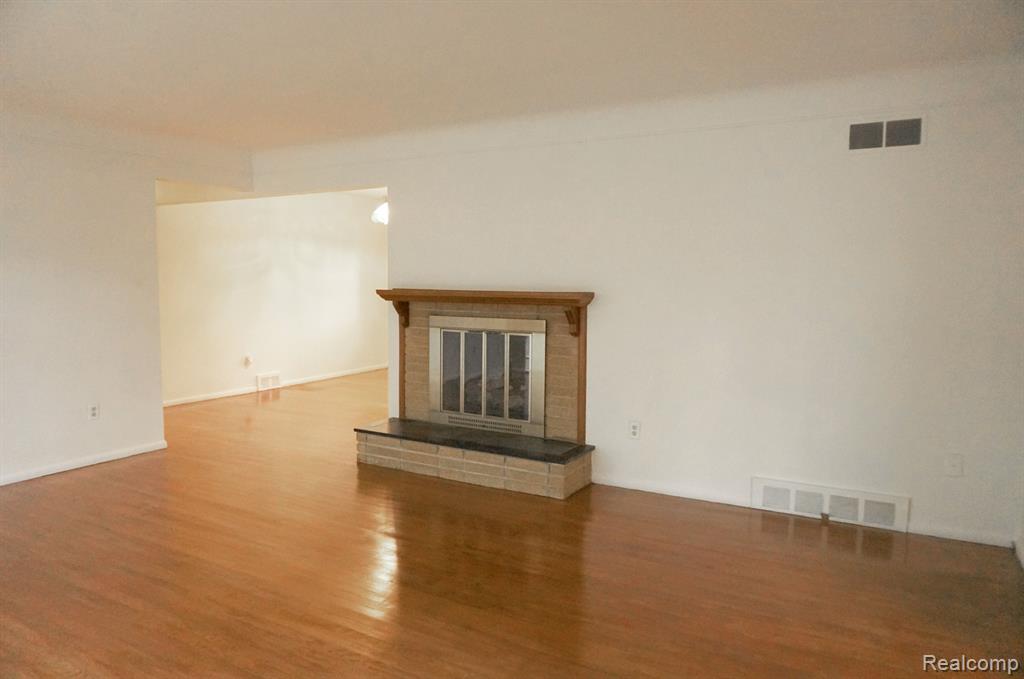 2114 Needham Road Ann Arbor, MI 48104 - Photo 5 of 26