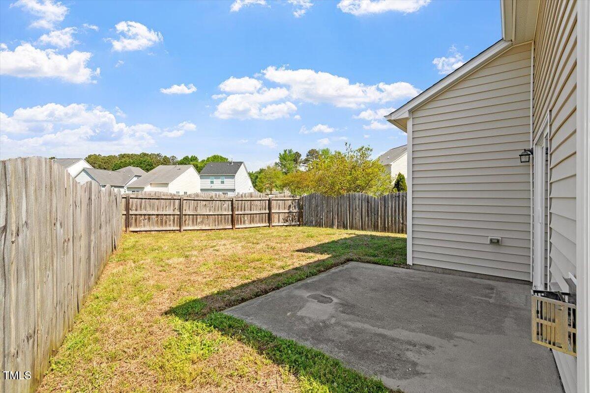 632 Hunters Ridge Drive Fuquay-Varina, NC 27526 - Photo 4 of 28 a view of a terrace