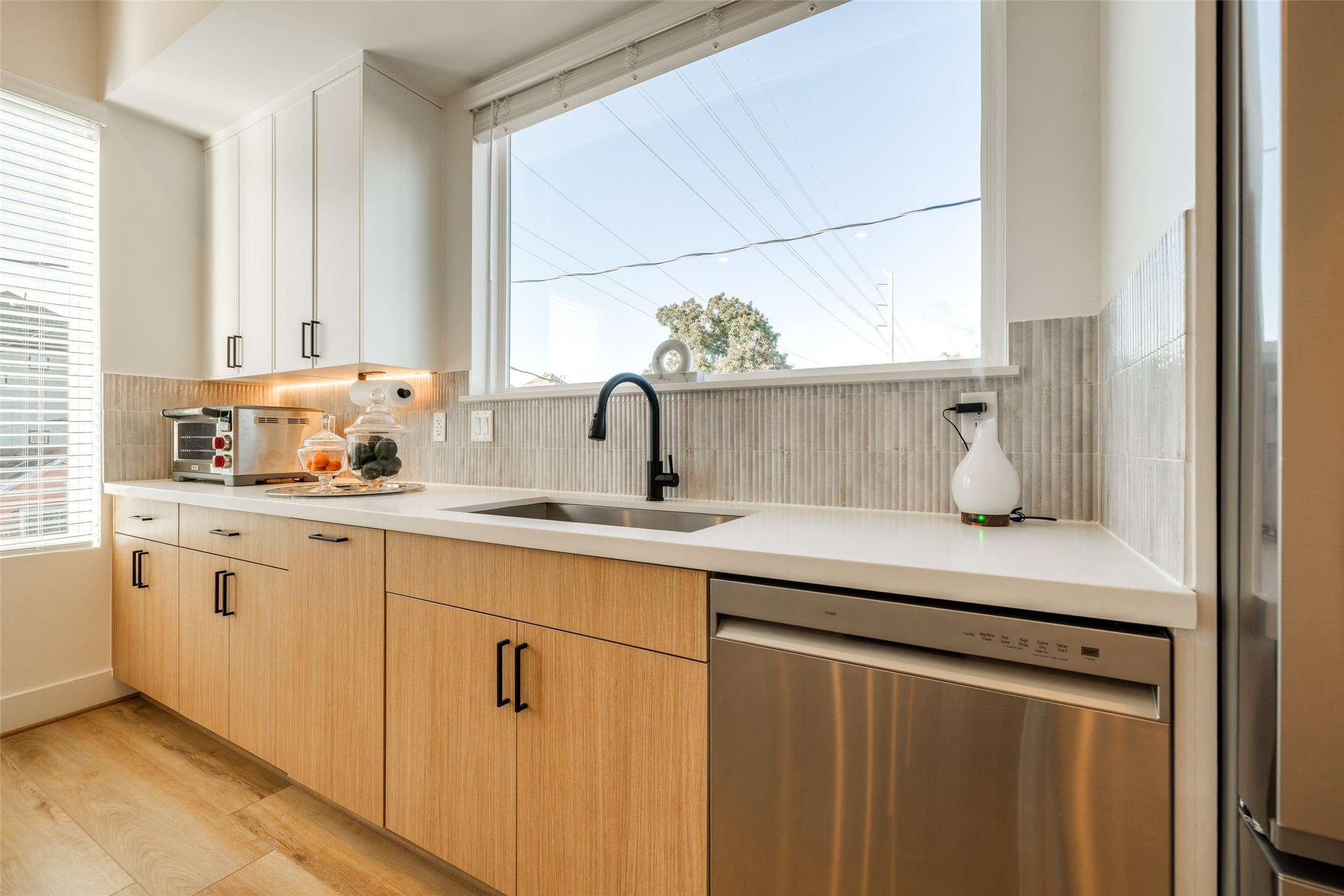 412 North Nagle Street Houston, TX 77003 - Photo 15 of 40 a bathroom with a sink and mirror