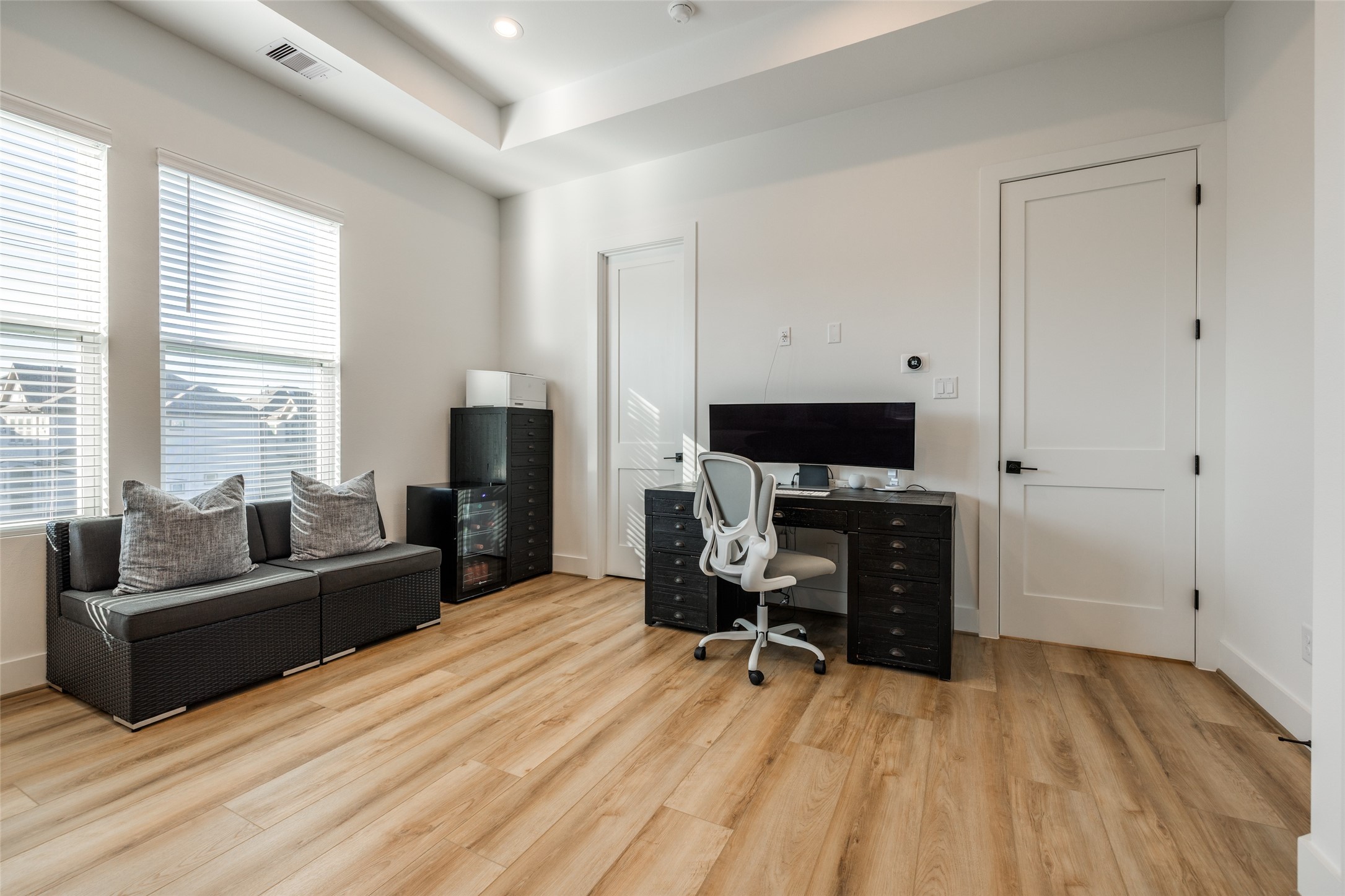 412 North Nagle Street Houston, TX 77003 - Photo 30 of 40 a living room with furniture and a flat screen tv