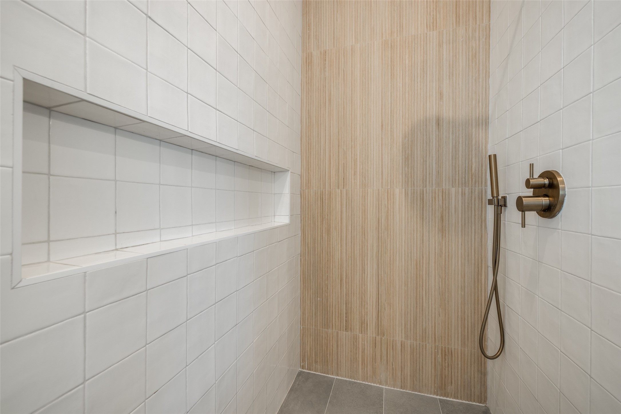 412 North Nagle Street Houston, TX 77003 - Photo 33 of 40 a bathroom with a shower