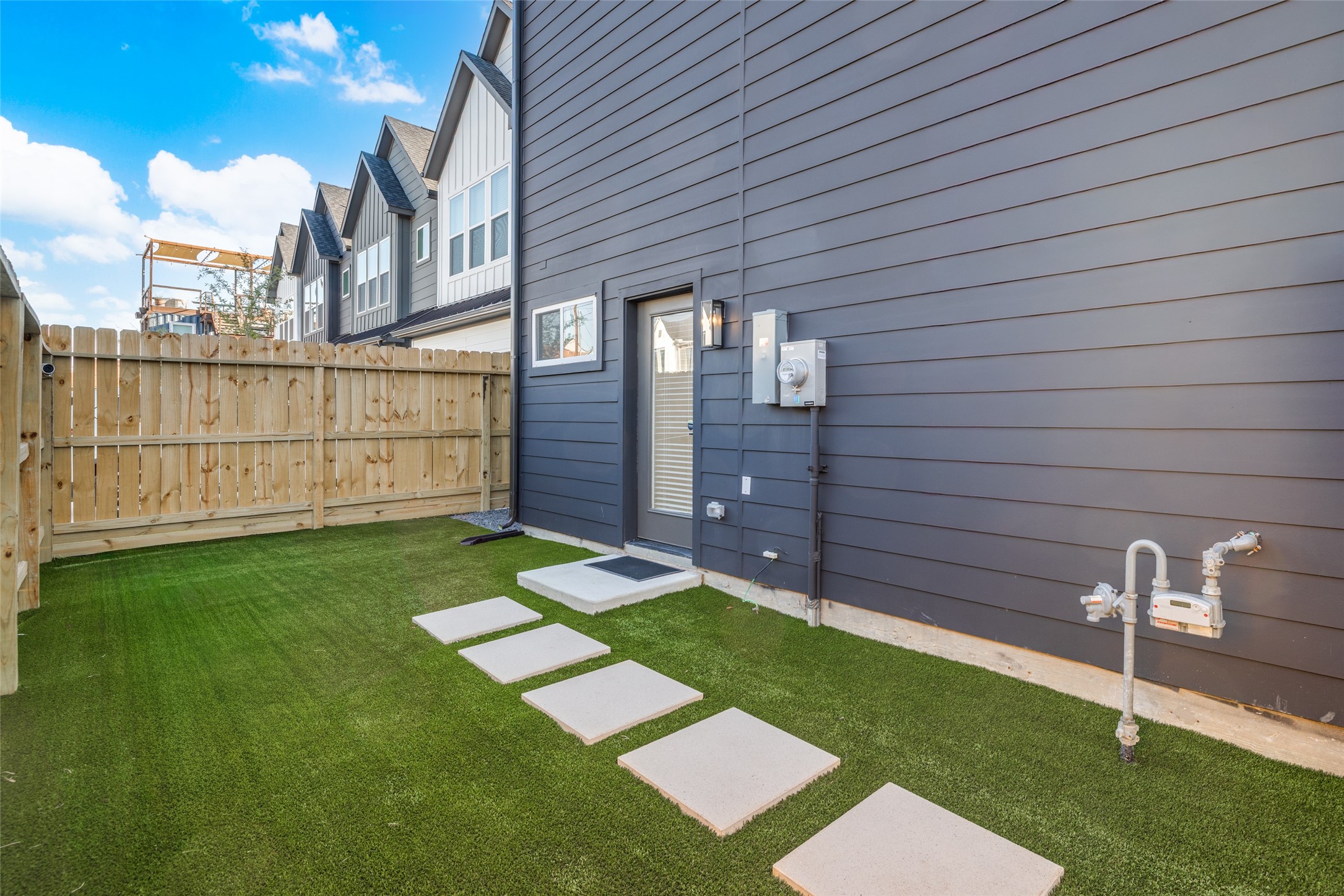 412 North Nagle Street Houston, TX 77003 - Photo 9 of 40 a view of a backyard with a garden