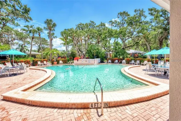 a sign that is on the side of the road