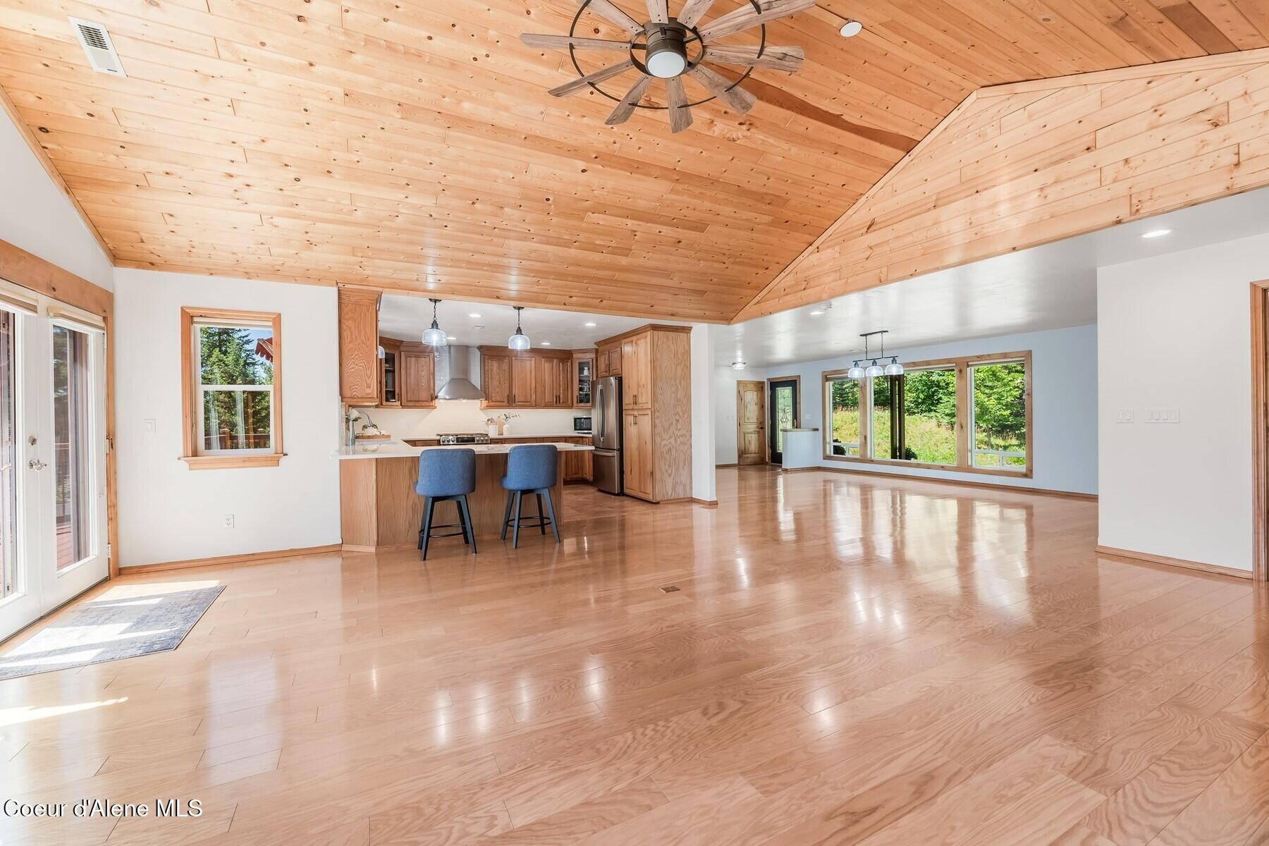 218 Topaz Trail Sandpoint, ID 83864 - Photo 14 of 70 Energy Efficient Vinyl Windows