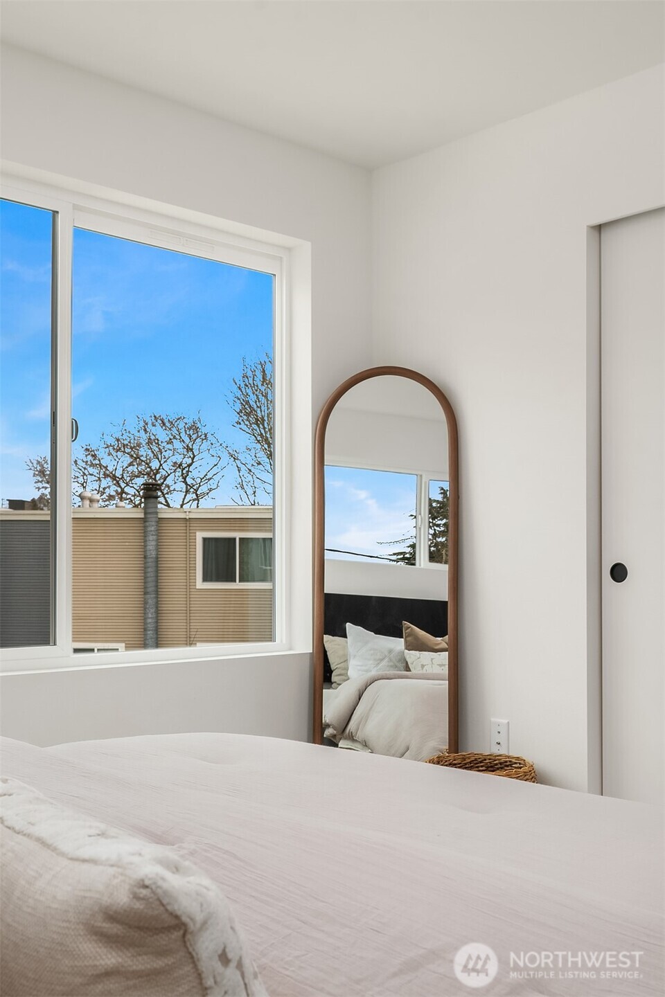 219 Northeast 75th Street Seattle, WA 98115 - Photo 18 of 30