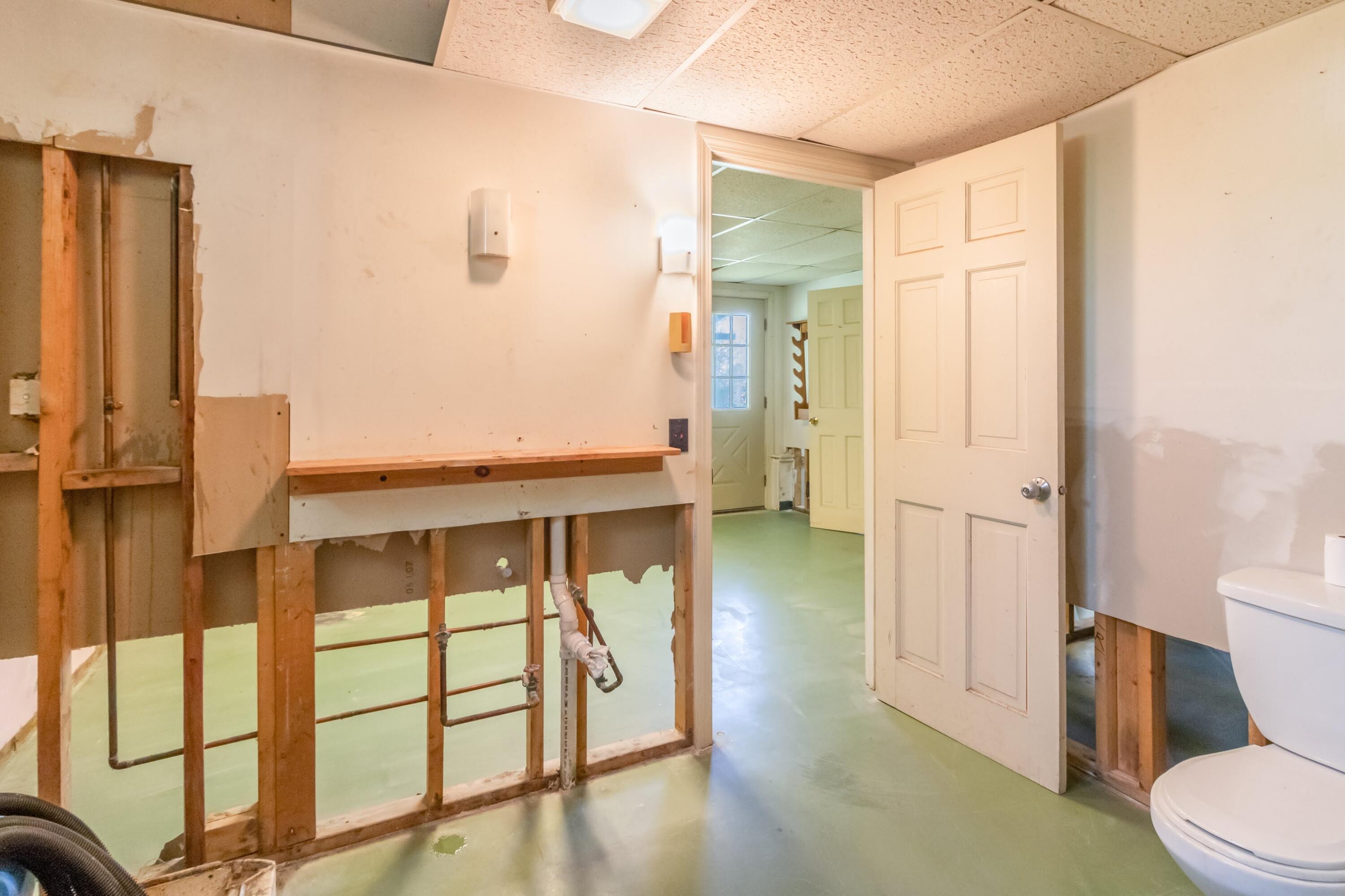 395 Front Ridge Road Orland, ME 04472 - Photo 29 of 47 395 Front Ridge Road Interiors-27