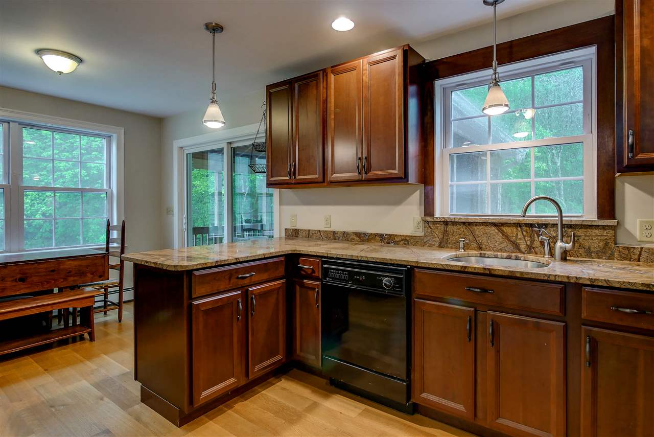 3 Main Street Sandown, NH 03873 - Photo 6 of 32