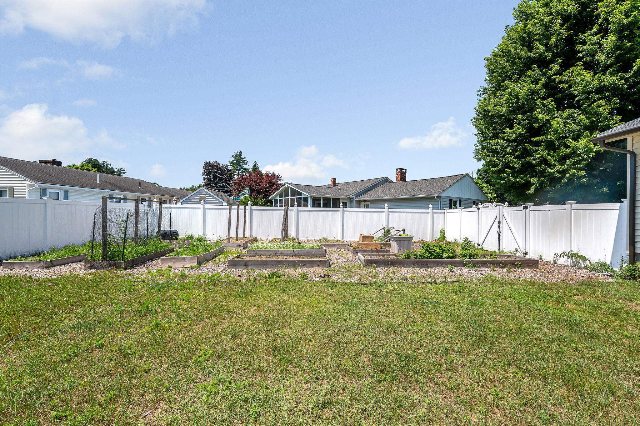 7 Raleigh Drive Nashua, NH 03062 - Photo 25 of 33