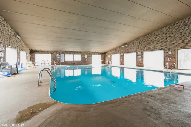 $149,900 | 1424 Woodbridge Road, Unit 2C, Joliet, IL 60436