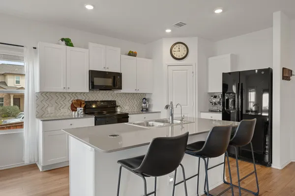 $495,000 | 204 Lone Cedar Road, Marble Falls, TX 78654