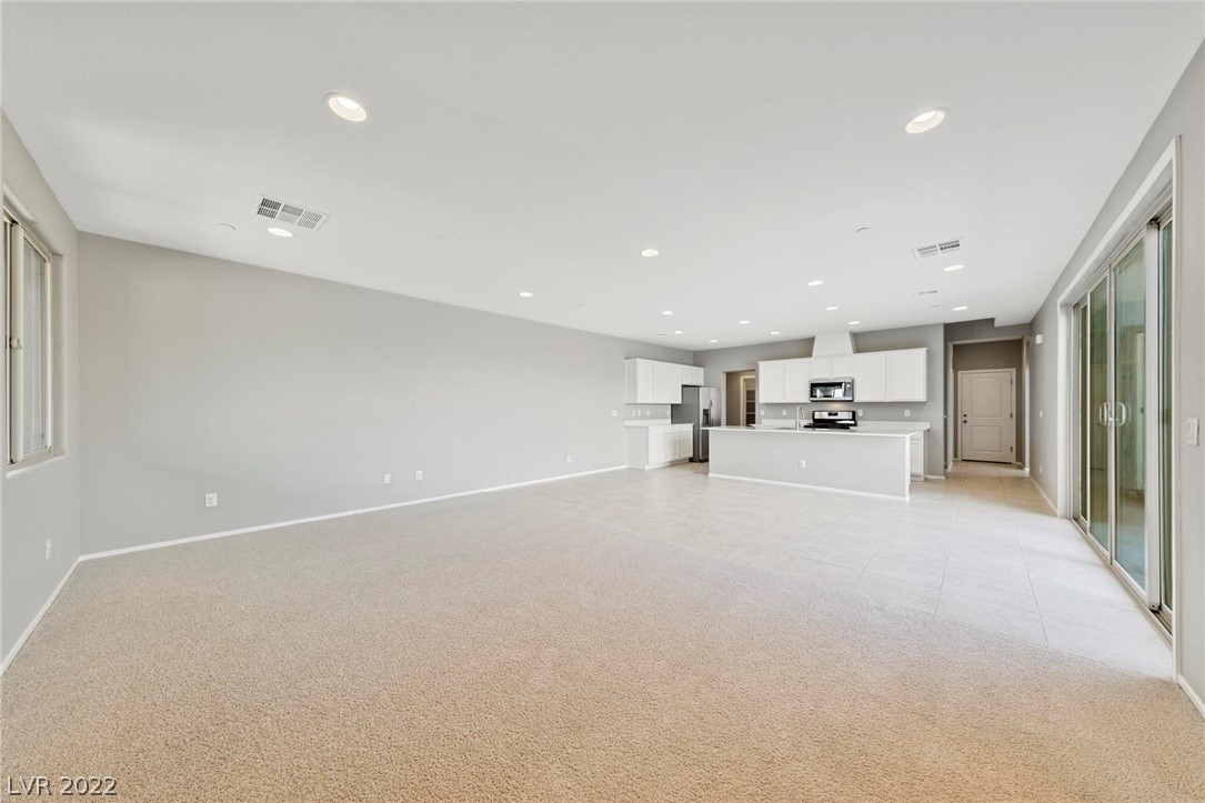 1019 East Sunset Road Henderson, NV 89011 - Photo 6 of 24 Gallery Image 6