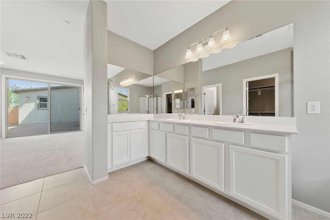 1019 East Sunset Road Henderson, NV 89011 - Photo 8 of 24 Gallery Image 8