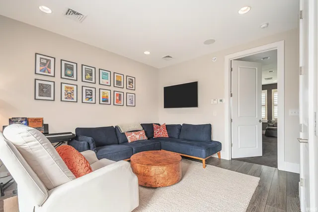 $5,000 | 112 South Niles Avenue, South Bend, IN 46617