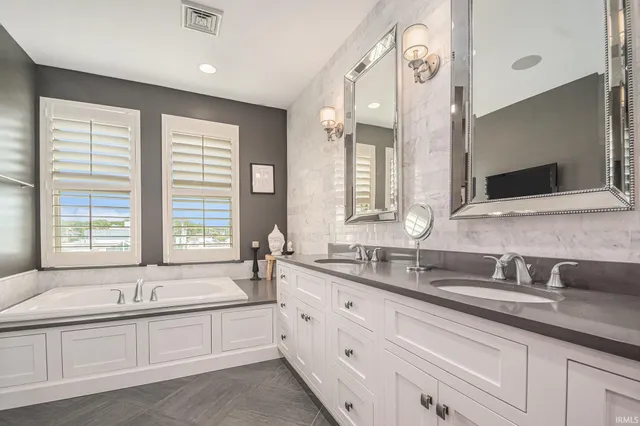 $5,000 | 112 South Niles Avenue, South Bend, IN 46617