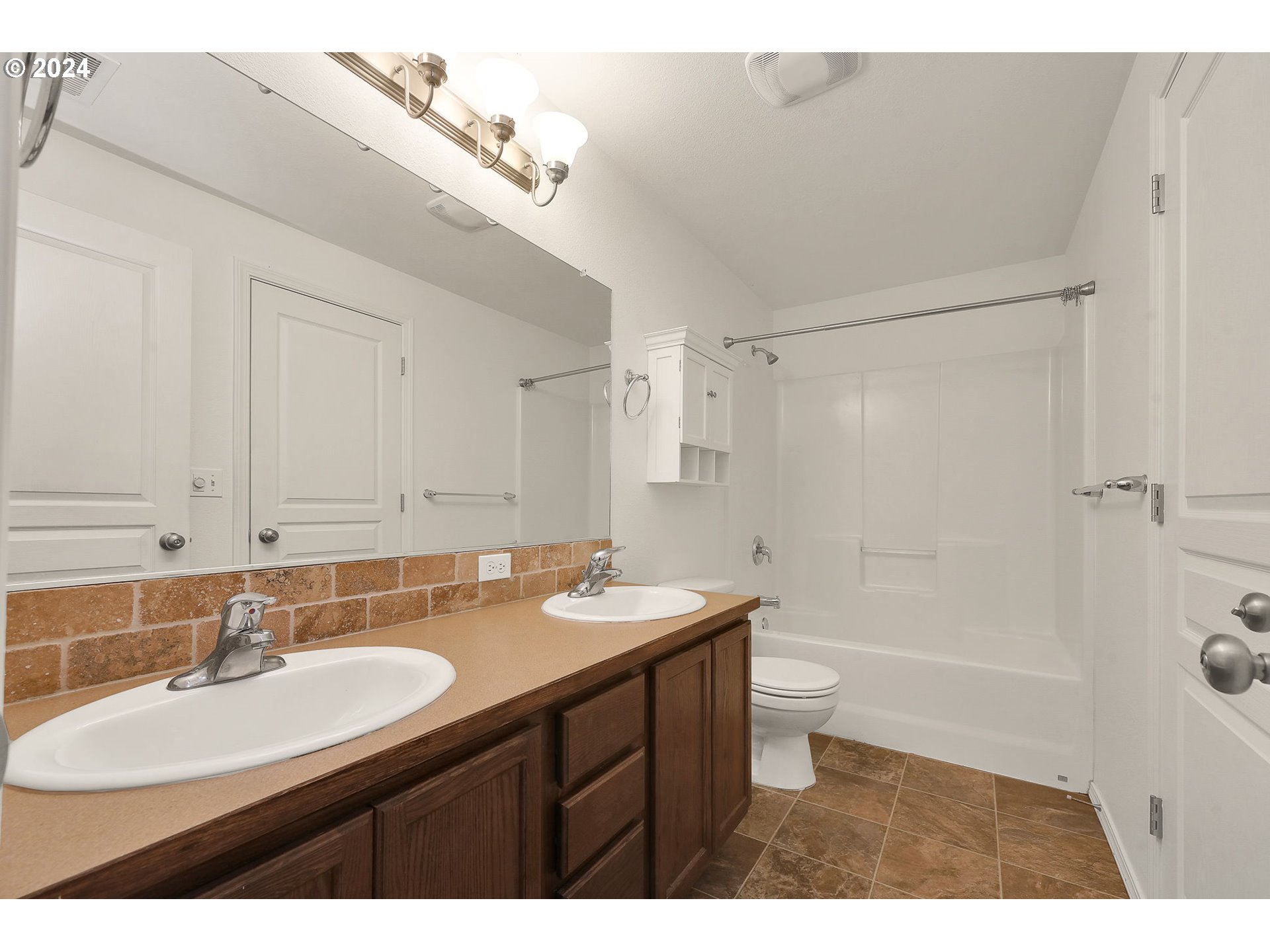 4824 Holly Street Springfield, OR 97478 - Photo 17 of 34 Gallery Image 17