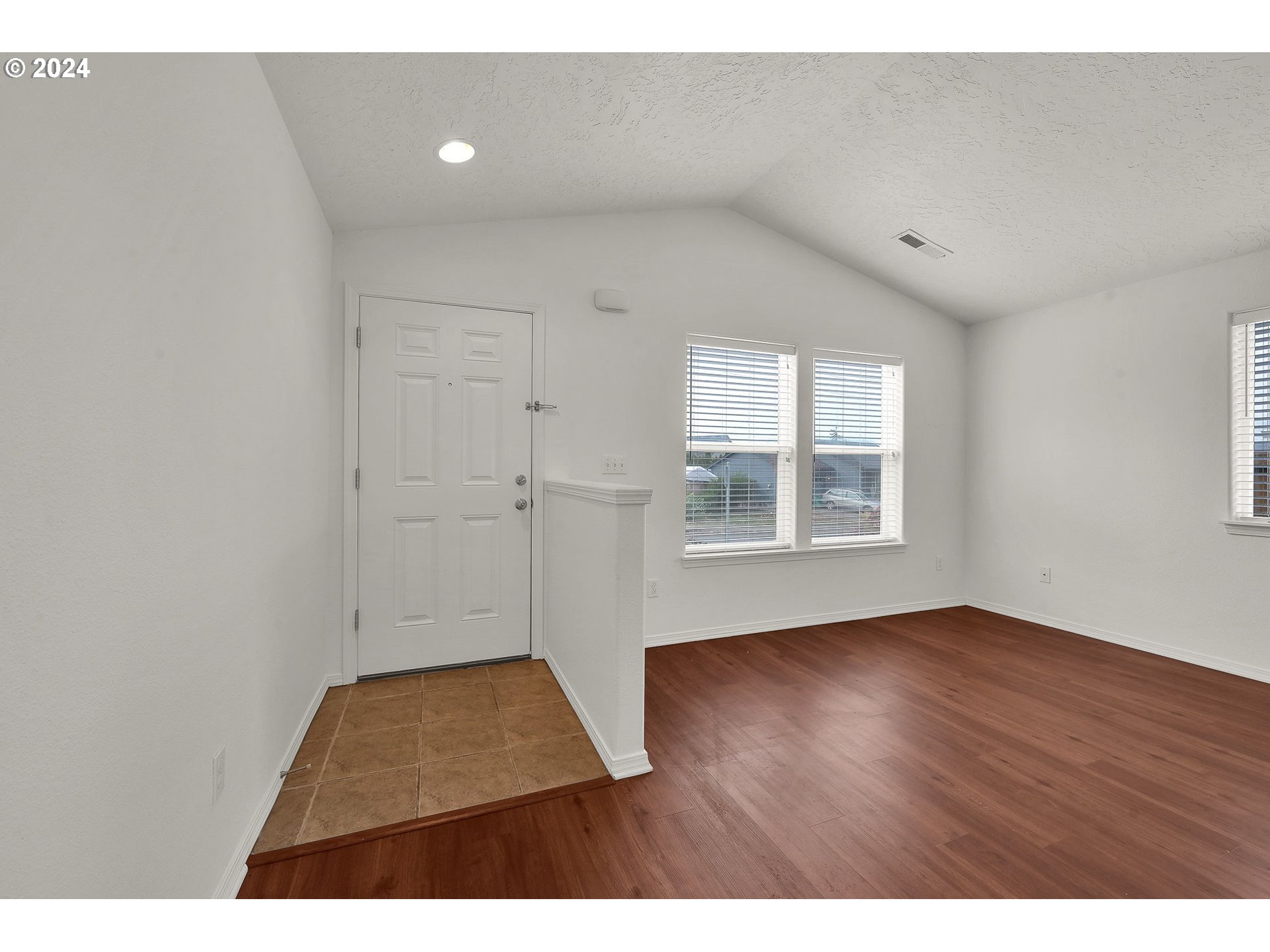 4824 Holly Street Springfield, OR 97478 - Photo 3 of 34 Gallery Image 3