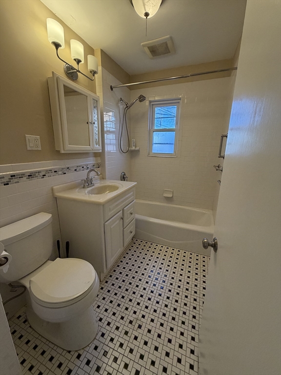 175 Warren Street, Unit 1 Newton, MA 02459 - Photo 4 of 9