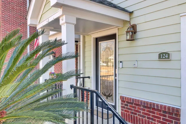 $450,735 | 124 Summers Creek Court, Unit 1093, Mount Pleasant, SC 29464