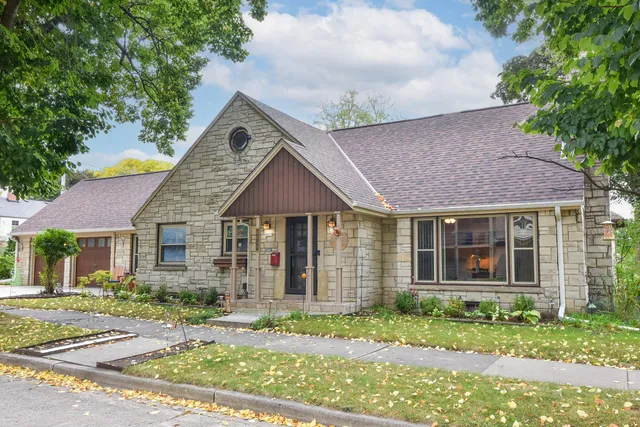 9029 West Hadley Street, Milwaukee, WI 53222