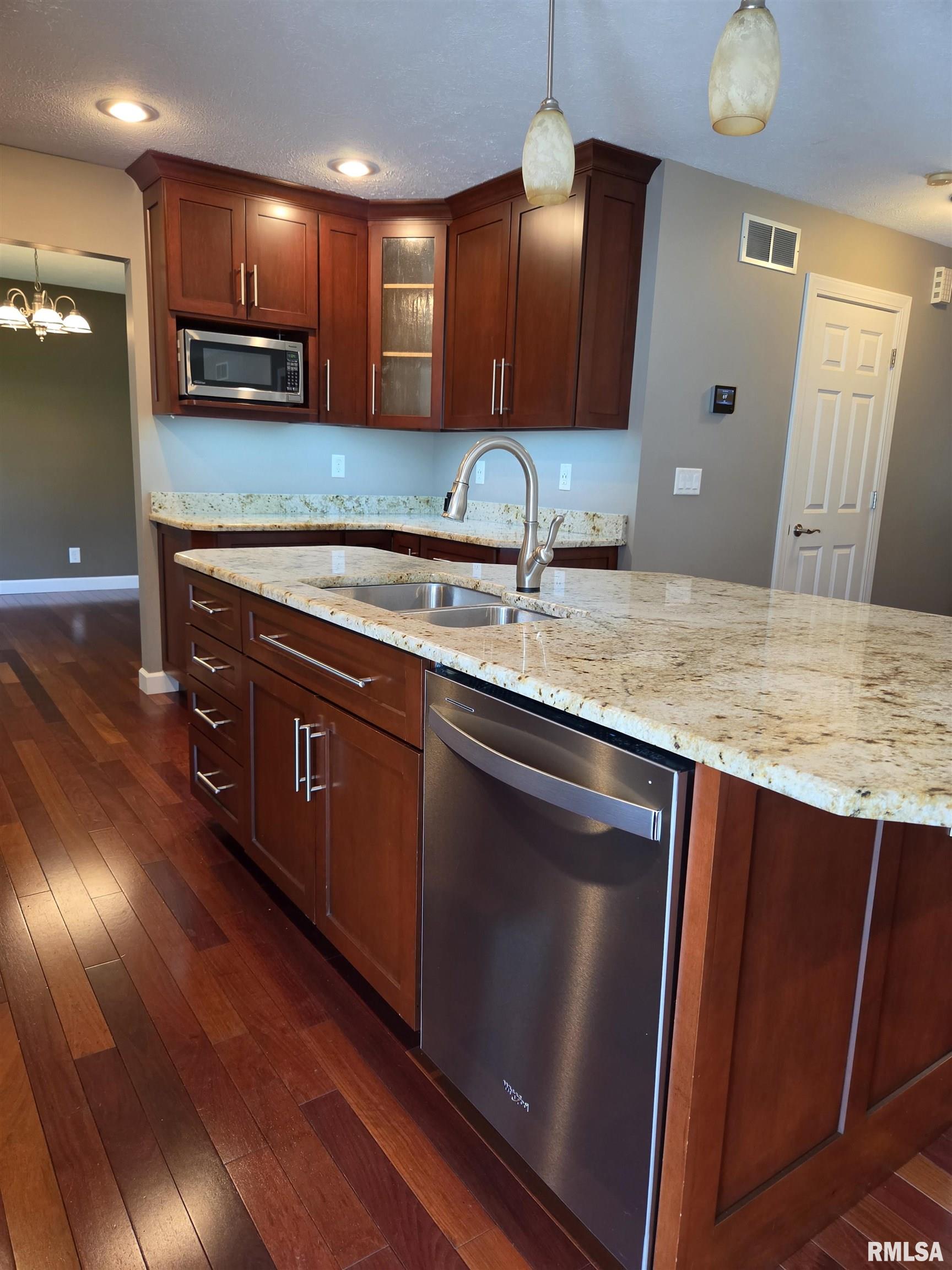 3 Peppertree Court Washington, IL 61571 - Photo 14 of 40