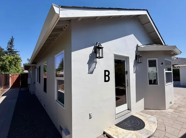 a view of a entryway of the house