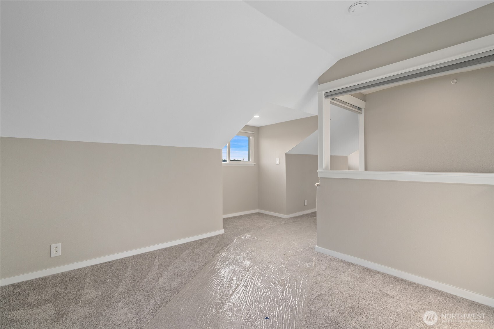 420 Renton Avenue South Renton, WA 98057 - Photo 24 of 40 an empty room with windows