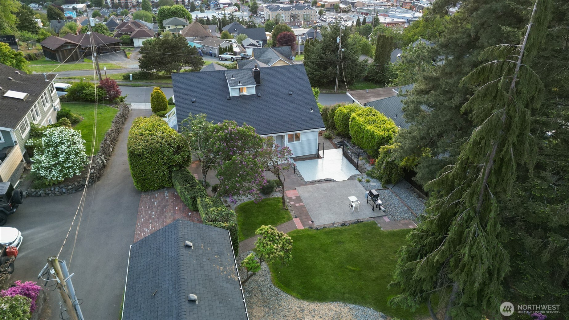 420 Renton Avenue South Renton, WA 98057 - Photo 36 of 40 an aerial view of a house with garden space and street view