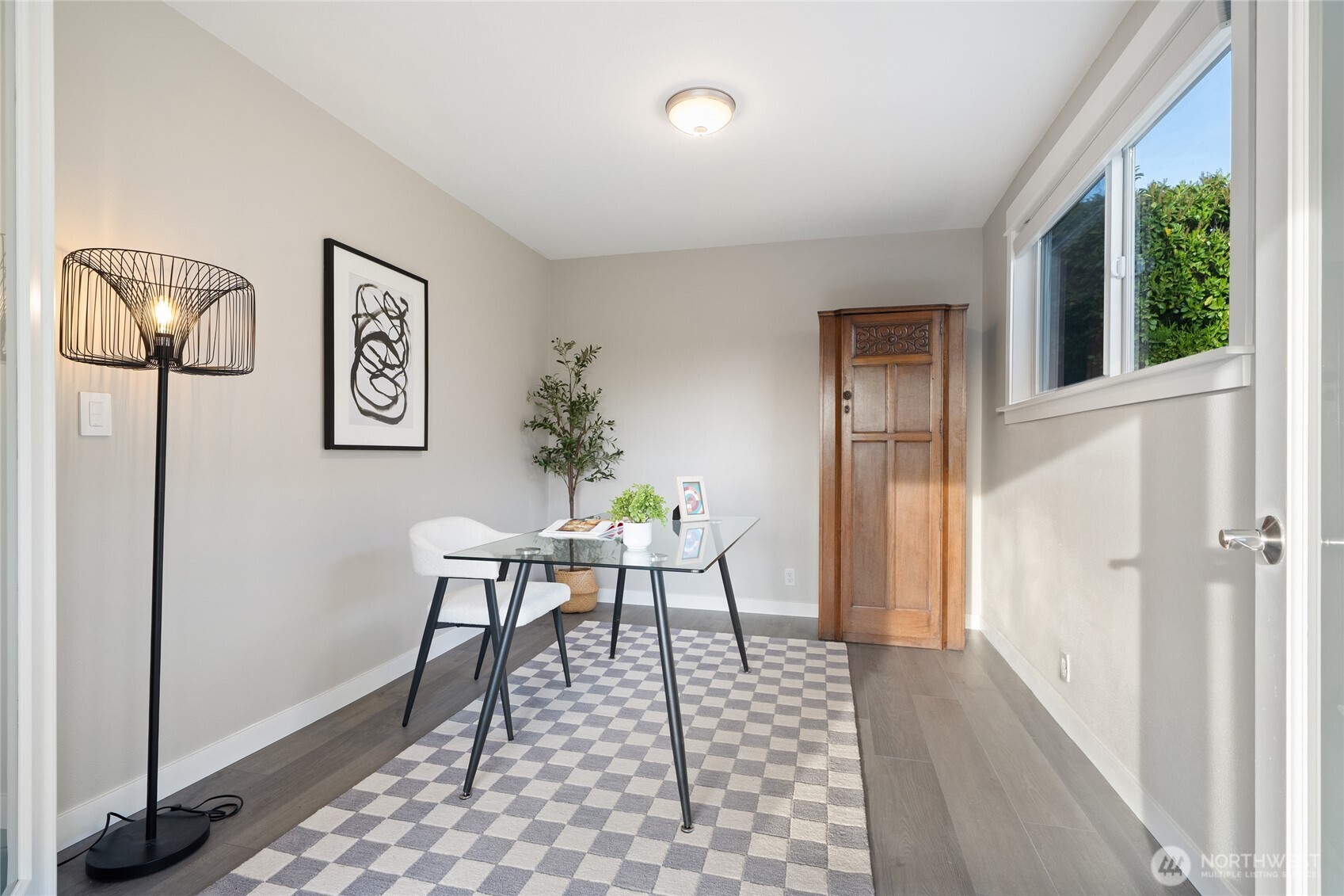 420 Renton Avenue South Renton, WA 98057 - Photo 9 of 40 a view of a livingroom with furniture and a window