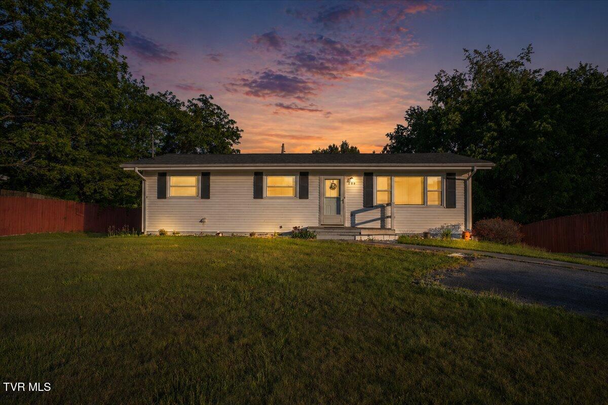 203 Hemlock Road Bristol, TN 37620 - Photo 27 of 34 25-a268558d-ace0-4997-b9c1-0e8a26275189