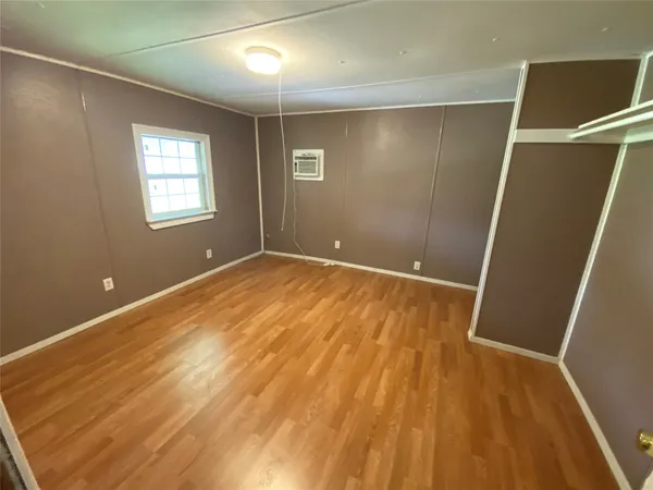$1,300 | 205 Road 3401, Cleveland, TX 77327