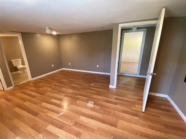 $1,300 | 205 Road 3401, Cleveland, TX 77327