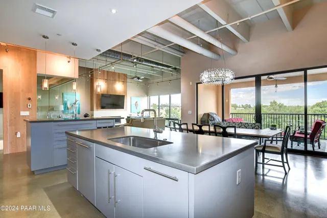 $1,349,000 | 325 West Gurley Street, Unit 302, Prescott, AZ 86301