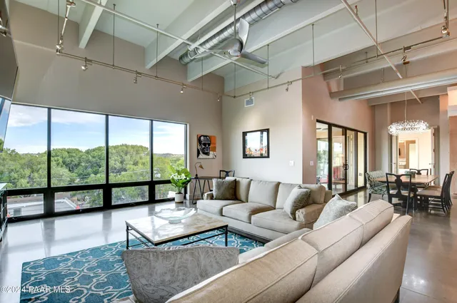 $1,349,000 | 325 West Gurley Street, Unit 302, Prescott, AZ 86301