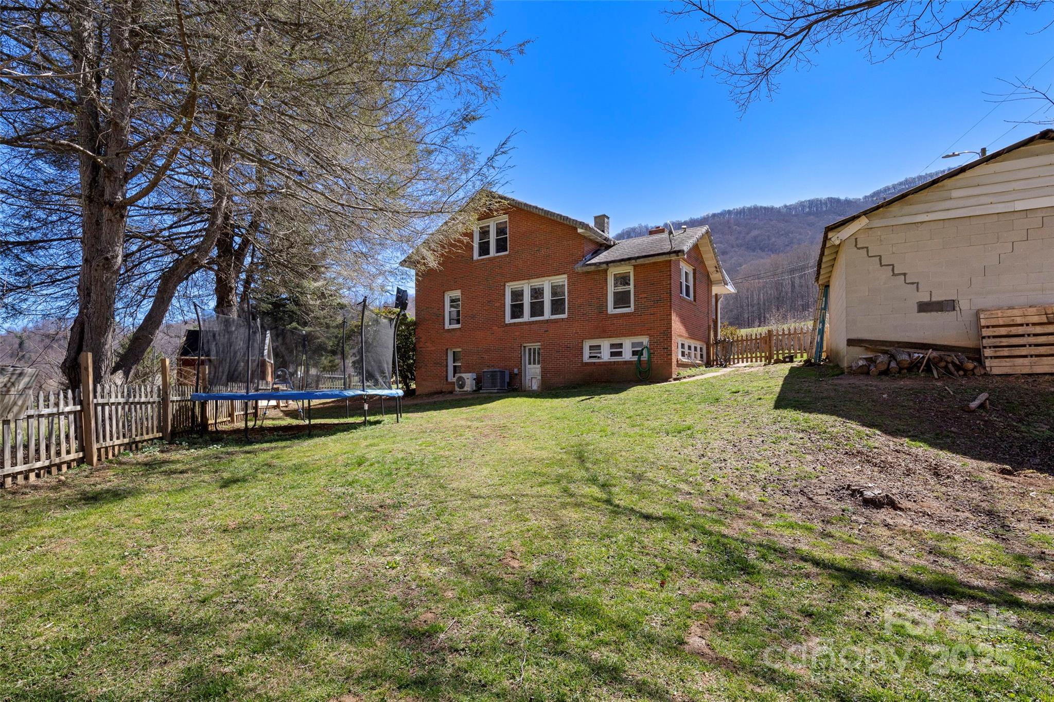 1383 Newfound Road Leicester, NC 28748 - Photo 12 of 39 Gallery Image 12