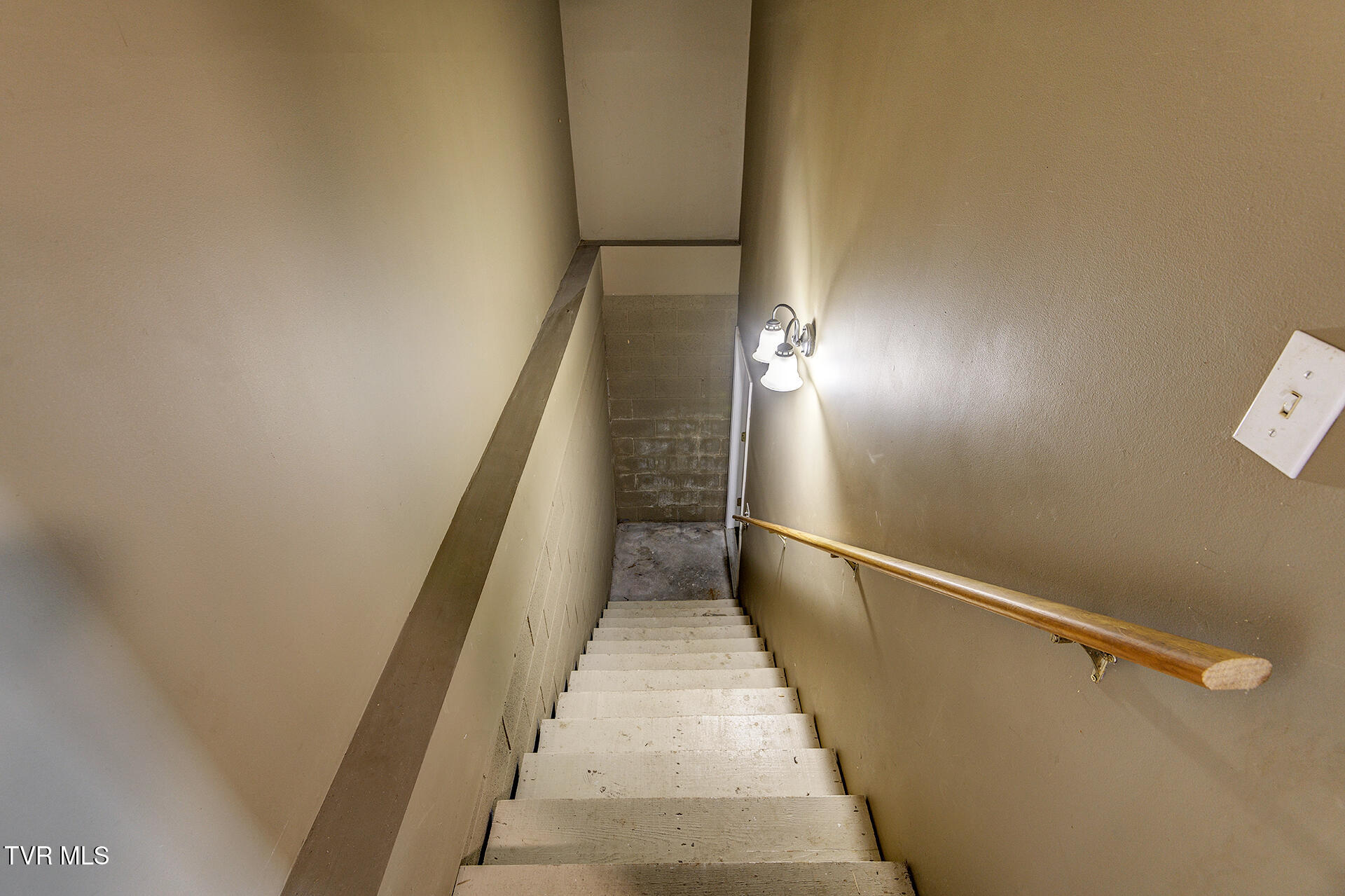 503 Long Circle Newport, TN 37821 - Photo 19 of 25 Shandi-503-Long-Avenue-Newport_9503