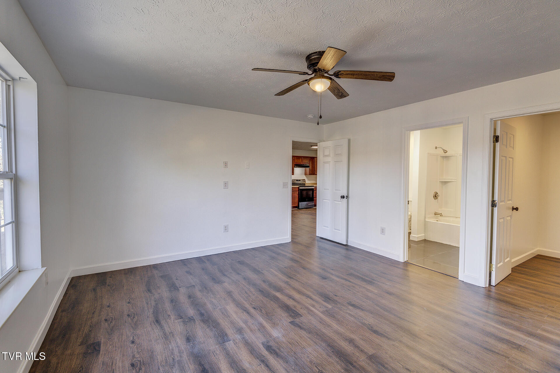 503 Long Circle Newport, TN 37821 - Photo 10 of 25 Shandi-503-Long-Avenue-Newport_9447