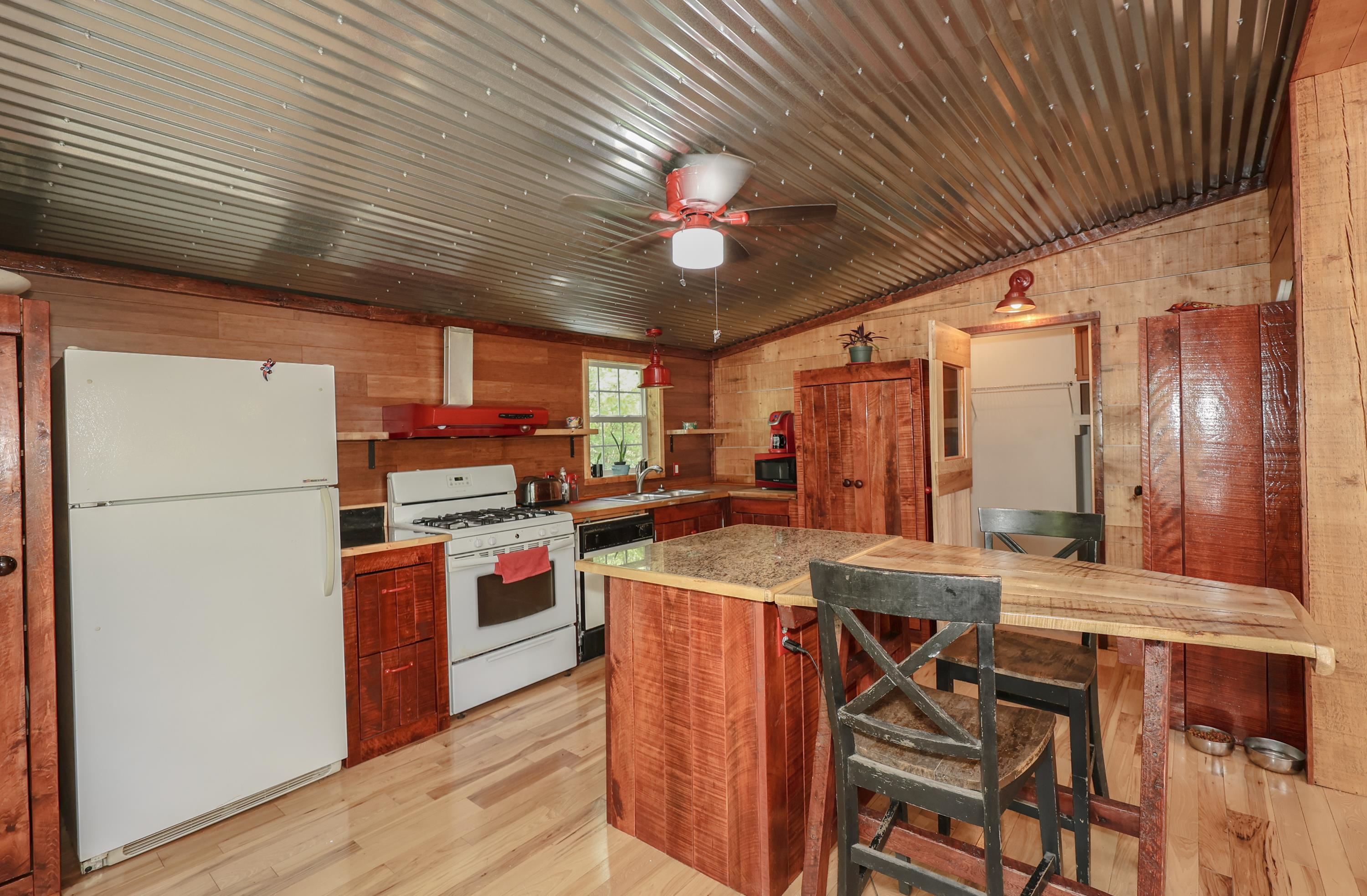 430 Beard Road Hillsborough, NH 03244 - Photo 4 of 34